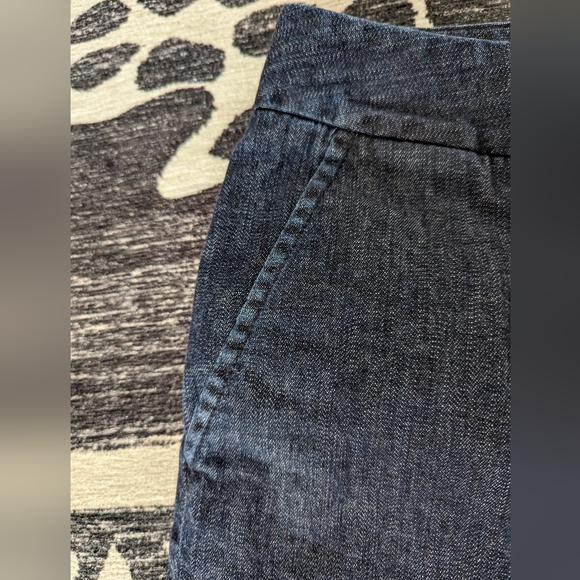 L.L. BEAN Women's Favorite Fit Straight Denim Shorts Dark Wash Size 8 - Picture 6 of 9